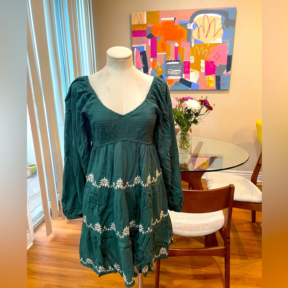 NWT tiered green dress